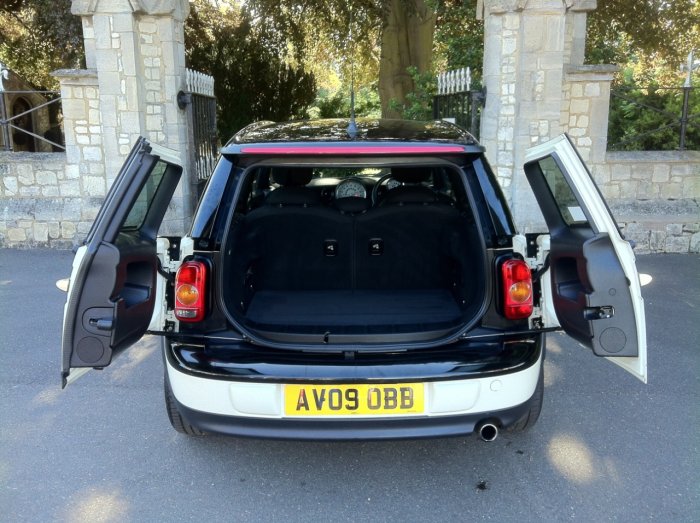 Mini Clubman 1.6 Cooper D 5dr Estate Diesel White