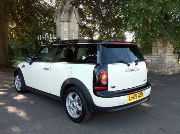 Mini Clubman 1.6 Cooper D 5dr Estate Diesel White