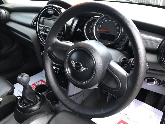 Mini Hatchback 1.5 Cooper D 3dr Hatchback Diesel Orange