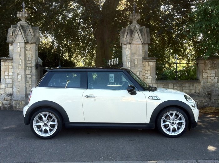 Mini Cooper S 1.6 Cooper S 3dr Hatchback Petrol White