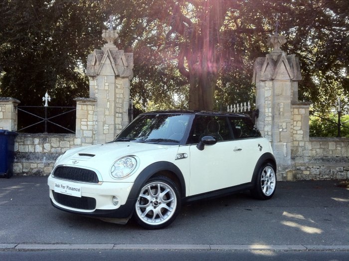 Mini Cooper S 1.6 Cooper S 3dr Hatchback Petrol White