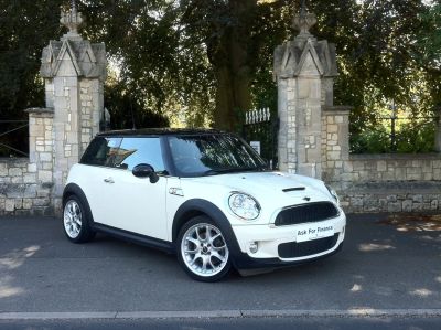 Mini Cooper S 1.6 Cooper S 3dr Hatchback Petrol WhiteMini Cooper S 1.6 Cooper S 3dr Hatchback Petrol White at New March Car Centre March