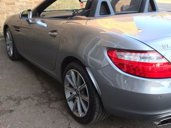 Mercedes-Benz SLK 1.8 SLK 200 BlueEFFICIENCY Edition 125 2dr Convertible Petrol Silver