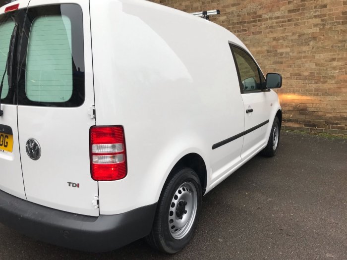 Volkswagen Caddy 1.6 TDI 102PS Startline Van Panel Van Diesel White
