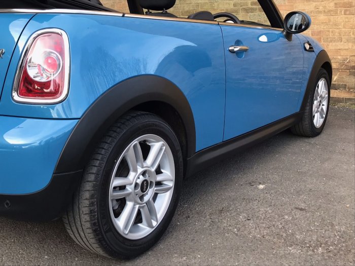 Mini Convertible 1.6 Cooper 2dr Convertible Petrol Blue