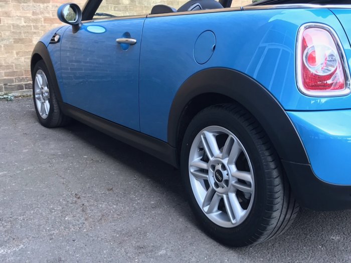 Mini Convertible 1.6 Cooper 2dr Convertible Petrol Blue