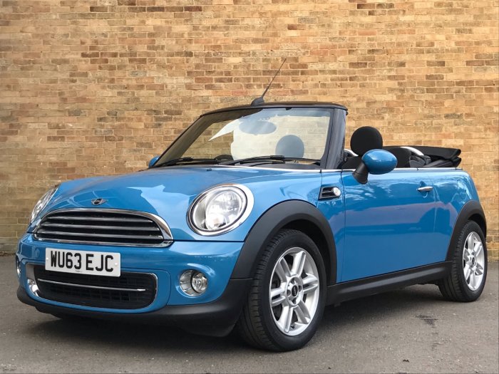 Mini Convertible 1.6 Cooper 2dr Convertible Petrol Blue
