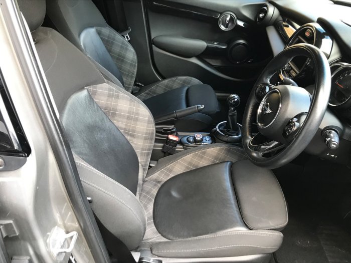 Mini Hatchback 1.5 Cooper D 5dr Hatchback Diesel Silver