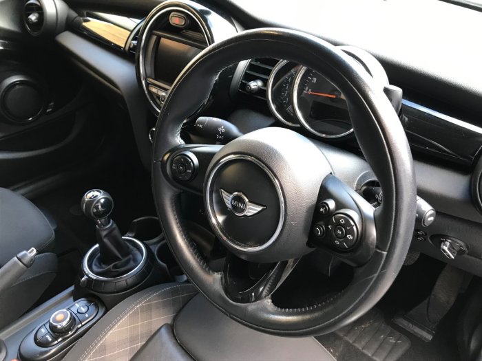 Mini Hatchback 1.5 Cooper D 5dr Hatchback Diesel Silver