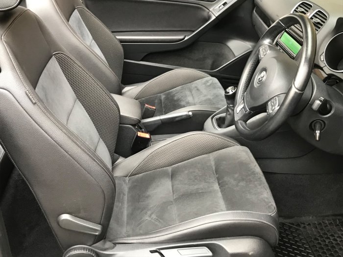 Volkswagen Golf 2.0 TDI BlueMotion Tech GT 2dr Convertible Diesel Silver