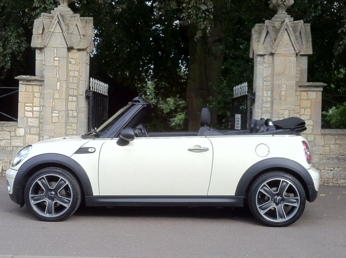 Mini Convertible 1.6 One 2dr Convertible Petrol White