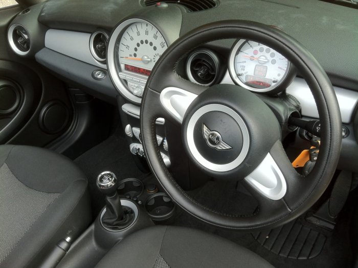 Mini Convertible 1.6 One 2dr Convertible Petrol White