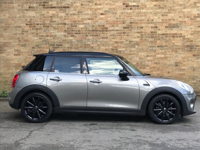 Mini Hatchback 1.5 Cooper D 5dr Hatchback Diesel Silver