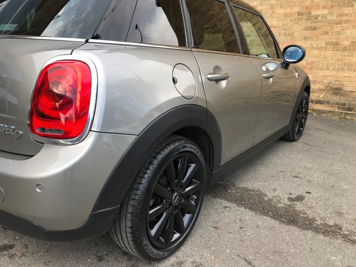 Mini Hatchback 1.5 Cooper D 5dr Hatchback Diesel Silver