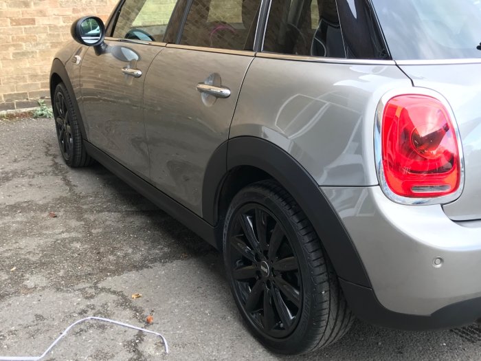 Mini Hatchback 1.5 Cooper D 5dr Hatchback Diesel Silver