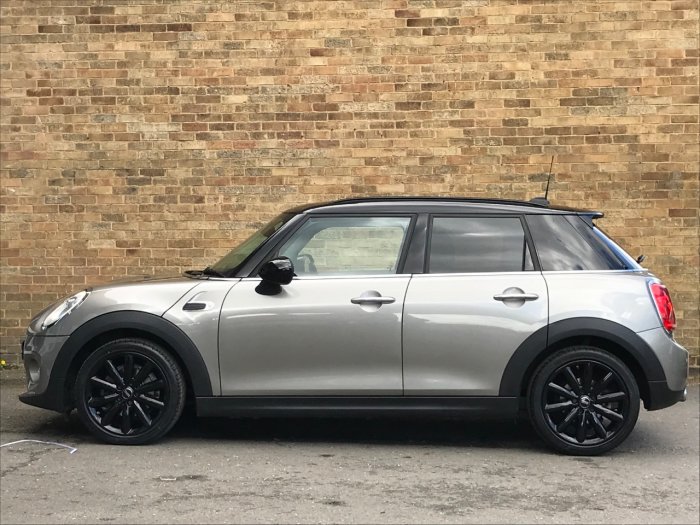 Mini Hatchback 1.5 Cooper D 5dr Hatchback Diesel Silver