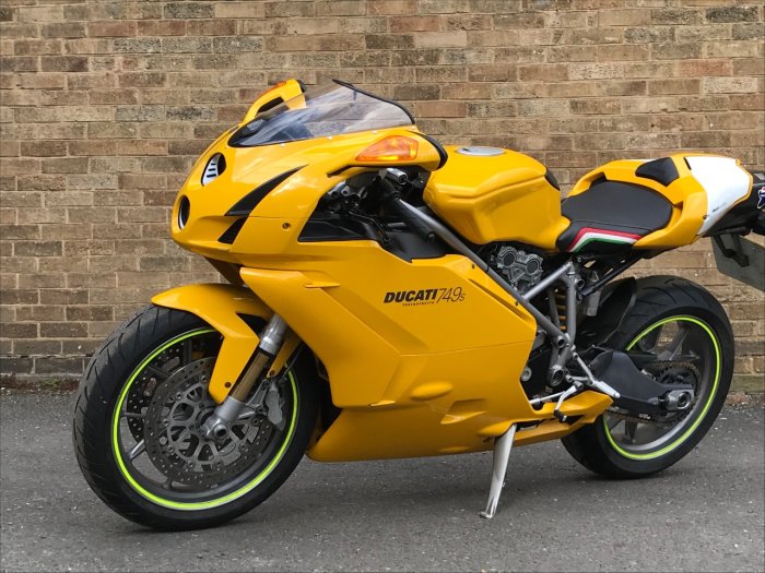 Ducati 749 749 S Super Sports Petrol Yellow