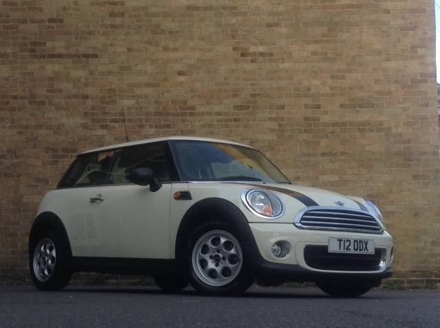 Mini Hatchback 1.6 One 3dr Hatchback Petrol White