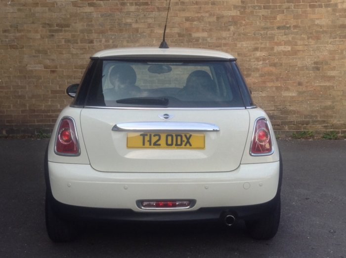 Mini Hatchback 1.6 One 3dr Hatchback Petrol White