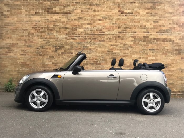 Mini Convertible 1.6 One 2dr Convertible Petrol Silver