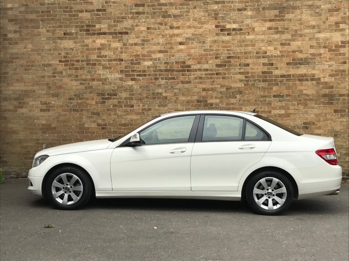 Mercedes-Benz C Class 2.1 C220 CDI SE 4dr Auto Saloon Diesel White