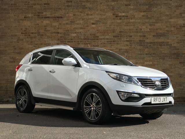 Kia Sportage 1.7 CRDi ISG 3 5dr [Sat Nav], pan roof Estate Diesel White