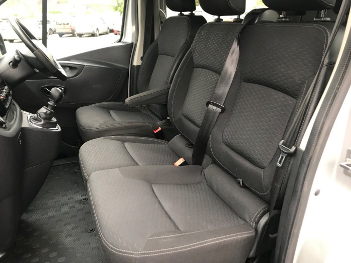Vauxhall Vivaro 2900 1.6CDTI BiTurbo 120PS eFLEX Sportive H1 D/Cab Panel Van Diesel Grey