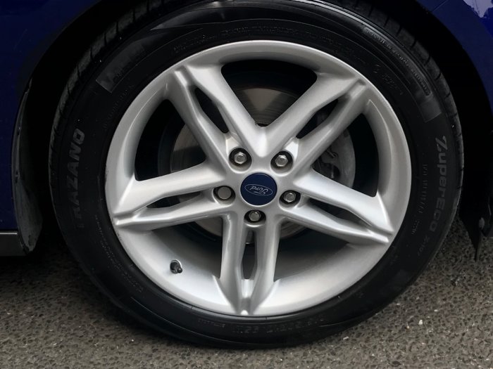 Ford Focus 1.5 TDCi 120 Titanium 5dr Hatchback Diesel Blue