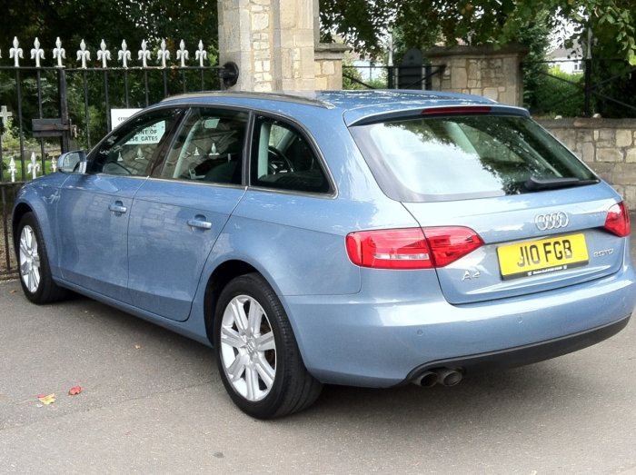 Audi A4 2.0 TDI 170 SE 5dr Estate Diesel Sphere Blue Metallic