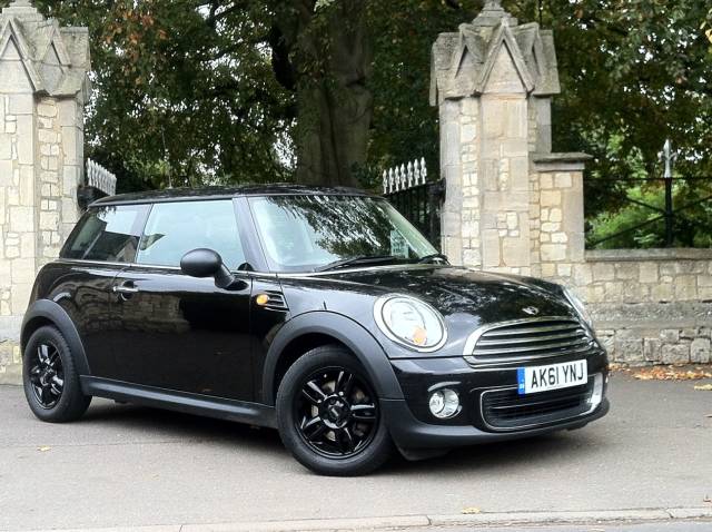 Mini Hatchback 1.6 One - Pepper Pack Hatchback Petrol Black