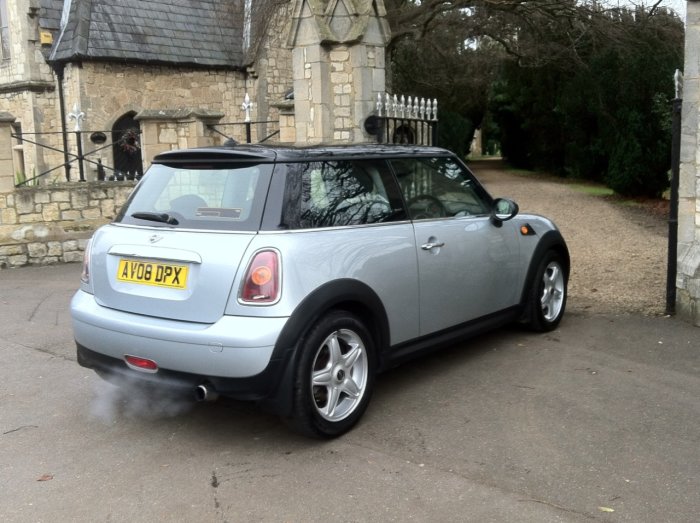 Mini Hatchback 1.6 Cooper D 3dr Hatchback Diesel Silver