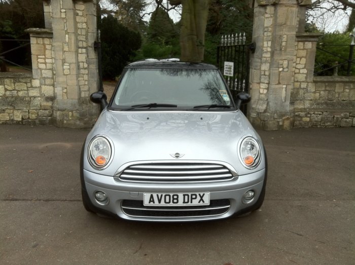Mini Hatchback 1.6 Cooper D 3dr Hatchback Diesel Silver