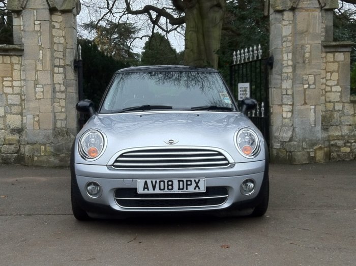 Mini Hatchback 1.6 Cooper D 3dr Hatchback Diesel Silver