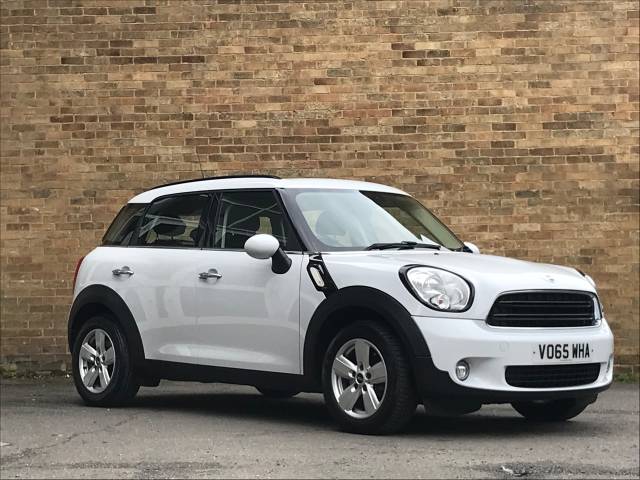 Mini Countryman 1.6 Cooper 5dr Hatchback Petrol White