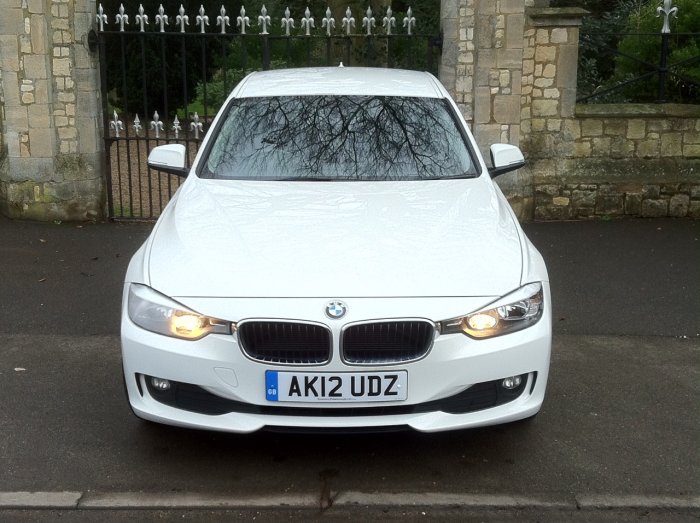 BMW 3 Series 2.0 320d SE 4dr Step Auto Saloon Diesel White