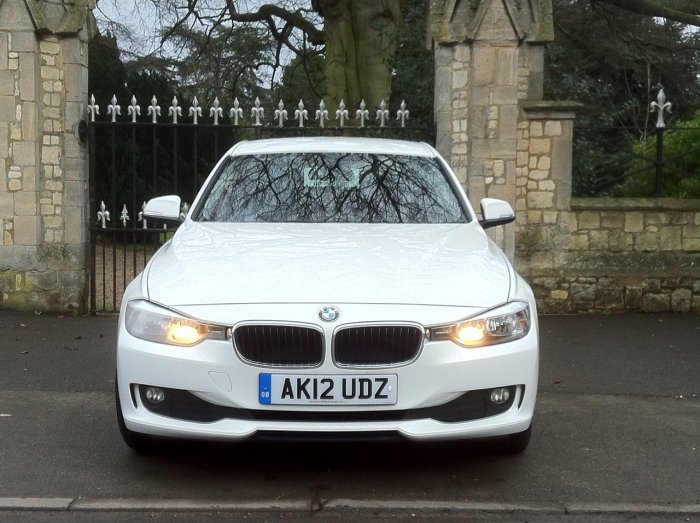 BMW 3 Series 2.0 320d SE 4dr Step Auto Saloon Diesel White