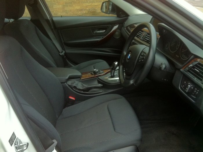 BMW 3 Series 2.0 320d SE 4dr Step Auto Saloon Diesel White