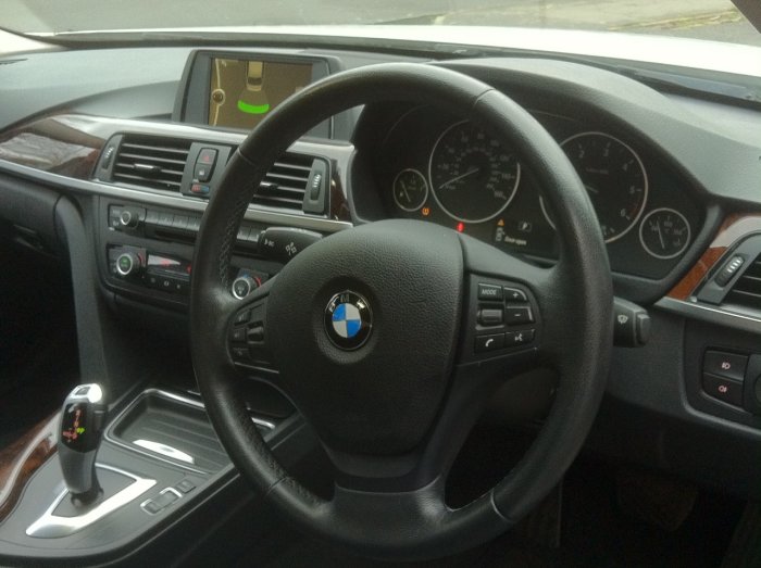 BMW 3 Series 2.0 320d SE 4dr Step Auto Saloon Diesel White