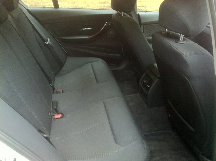 BMW 3 Series 2.0 320d SE 4dr Step Auto Saloon Diesel White