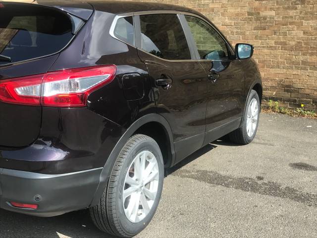 2015 Nissan Qashqai 1.2 DiG-T Acenta Premium 5dr