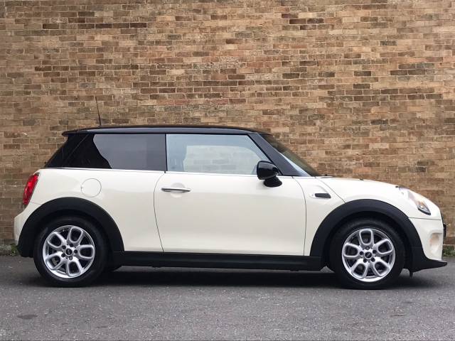 2017 Mini Hatchback 1.5 Cooper D 3dr