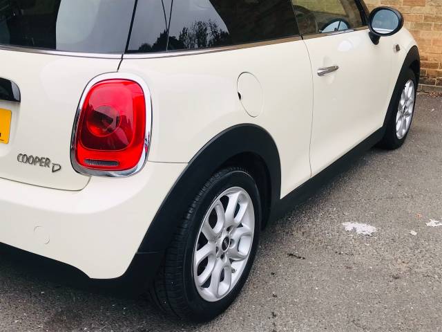 2017 Mini Hatchback 1.5 Cooper D 3dr