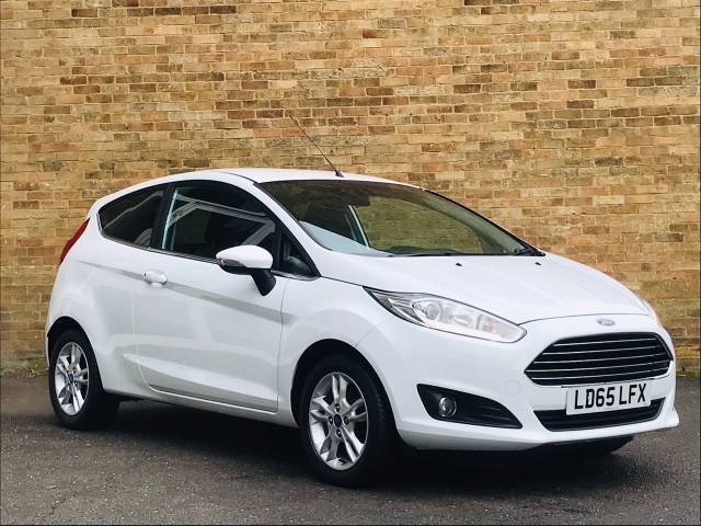 Ford Fiesta 1.25 82 Zetec 3dr Hatchback Petrol White