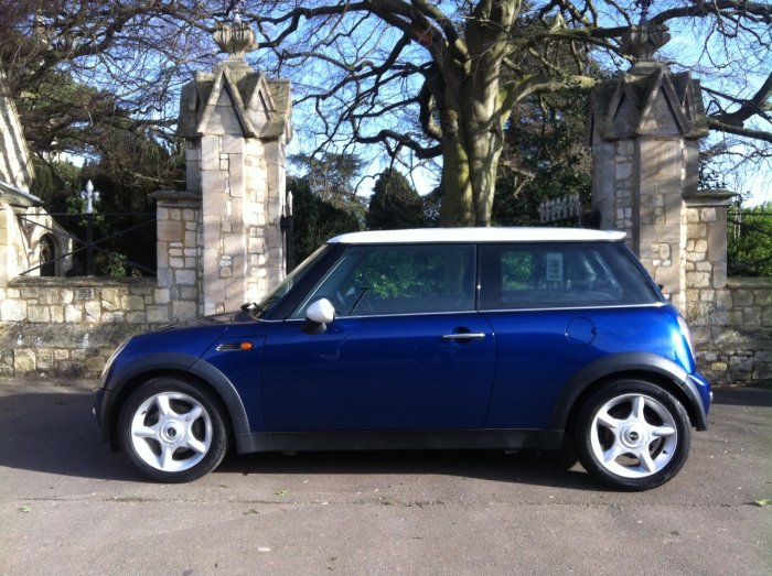 Mini Hatchback 1.6 Cooper 3dr Hatchback Petrol Blue