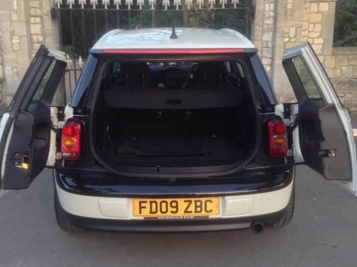 Mini Clubman 1.6 Cooper 5dr Estate Petrol White