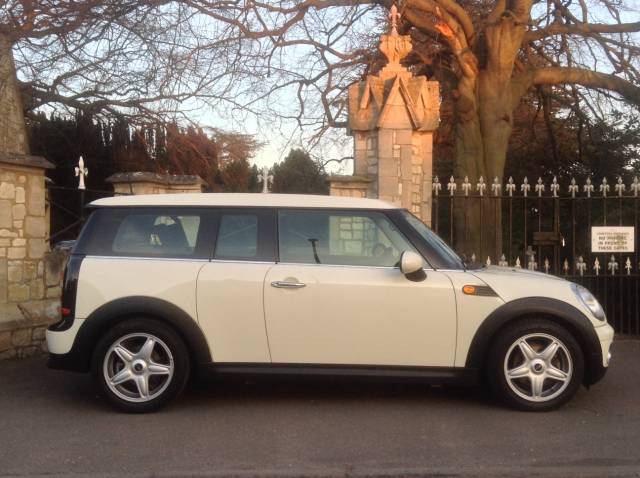 Mini Clubman 1.6 Cooper 5dr Estate Petrol White