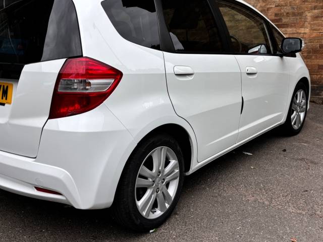 2015 Honda Jazz 1.4 i-VTEC ES Plus 5dr CVT