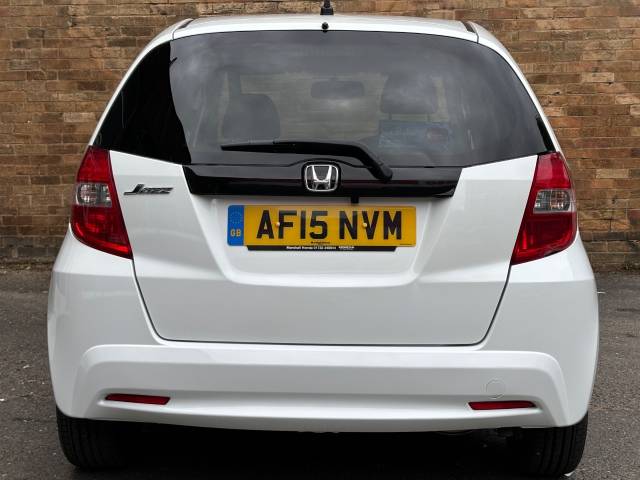 2015 Honda Jazz 1.4 i-VTEC ES Plus 5dr CVT