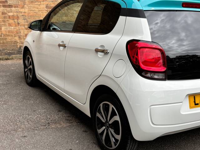 2016 Citroen C1 1.2 PureTech Flair 5dr