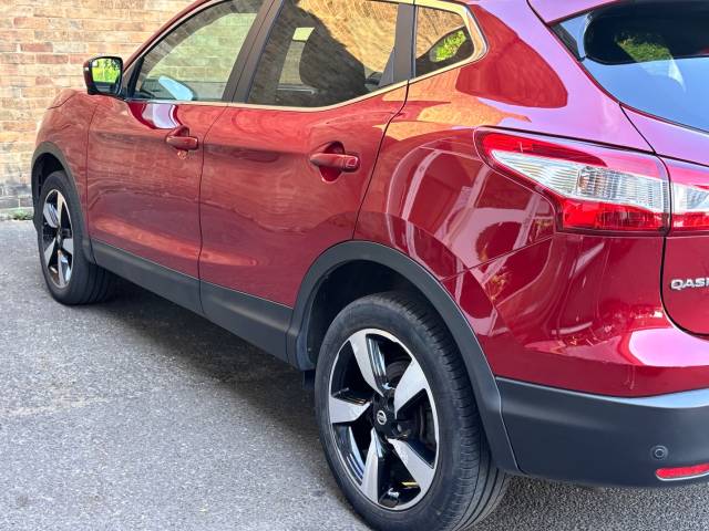 2016 Nissan Qashqai 1.6 dCi N-Connecta 5dr